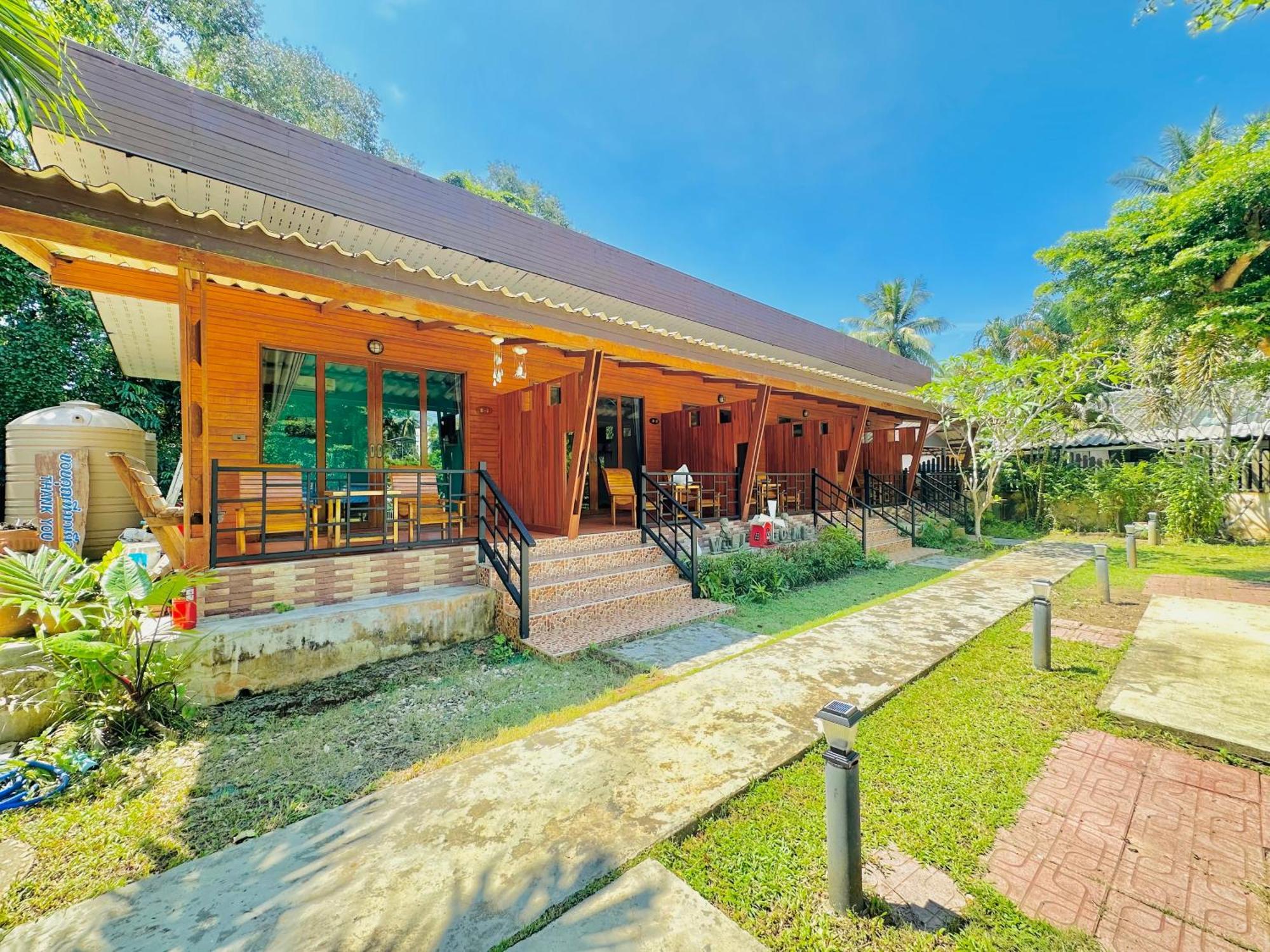 Aow Thai Homestay Ban Hin Dam Exterior photo